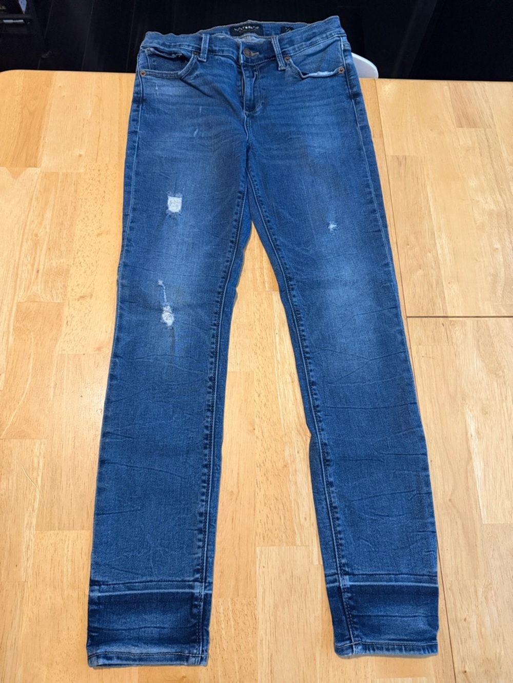 Lucky Brand Skinny Jeans in Dark Blue with Distressed Accents